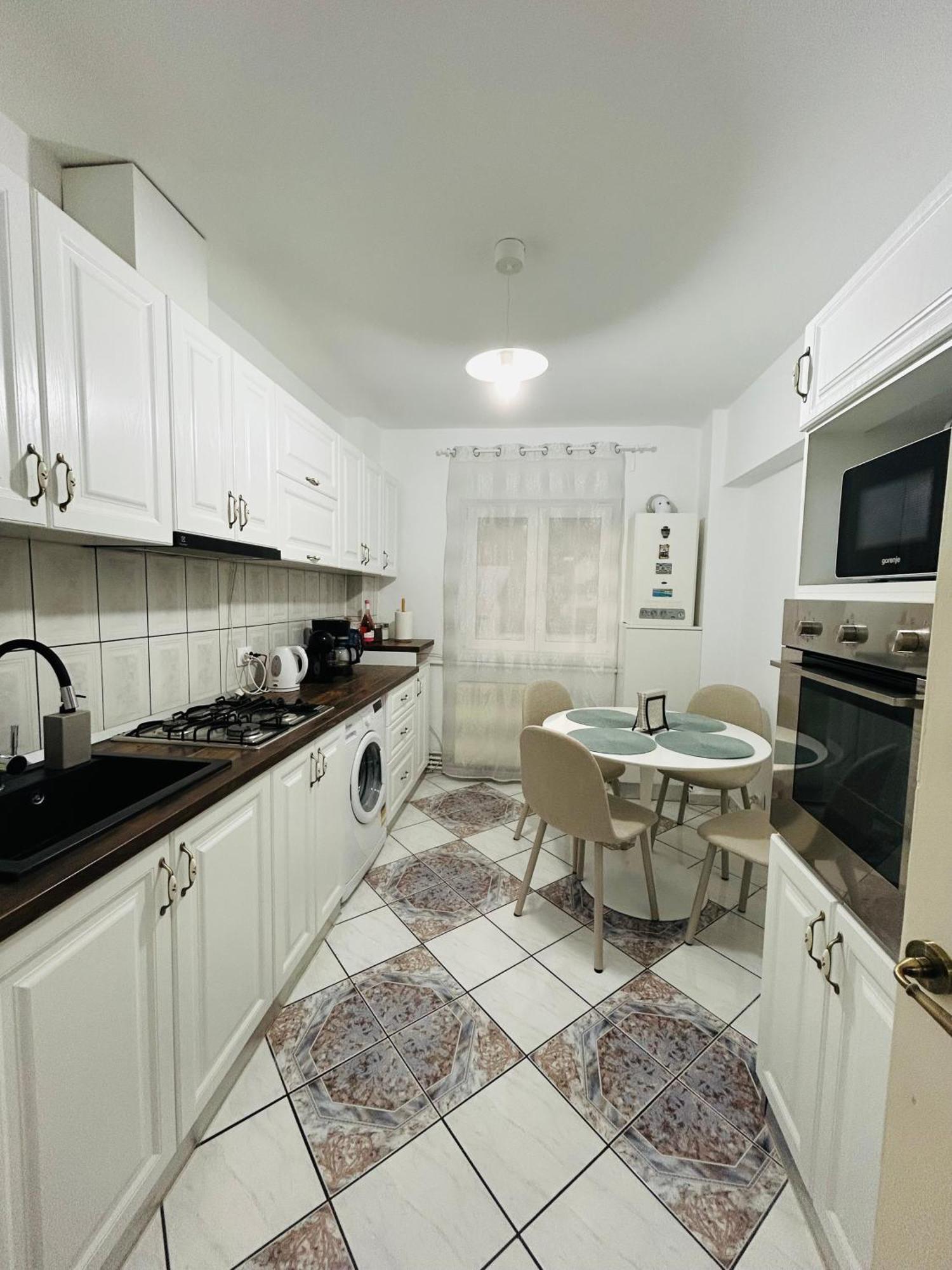 Delis Apartment Синая Екстериор снимка